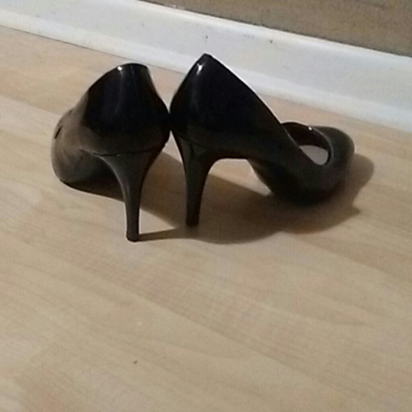 SM Black Pumps - Picture 3 of 4